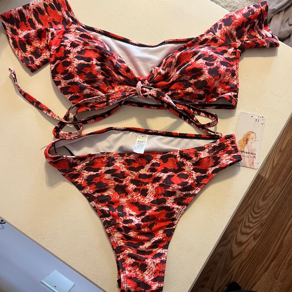 Prettygarden two piece bathing suit NWT size M